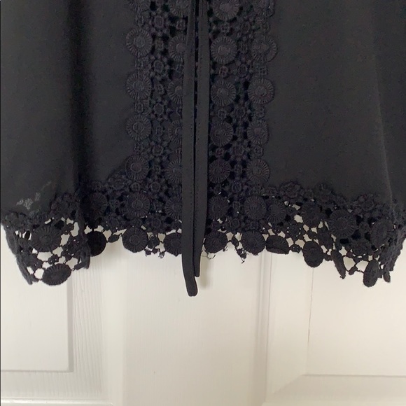 Monteau Crop Top With Crochet Detail - Picture 7 of 9